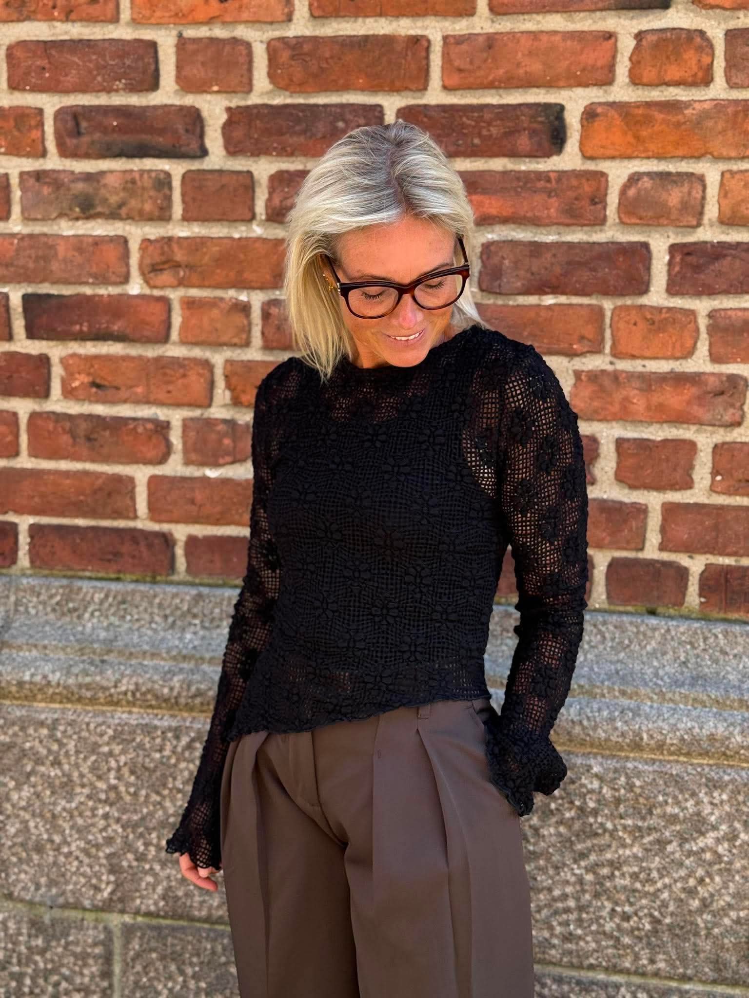 NMRILEY Top - Black